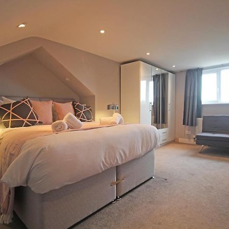 Queens Road - Luxury Spacious Home In Chester Christleton Eksteriør billede