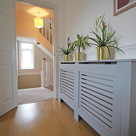 Queens Road - Luxury Spacious Home In Chester Christleton Eksteriør billede