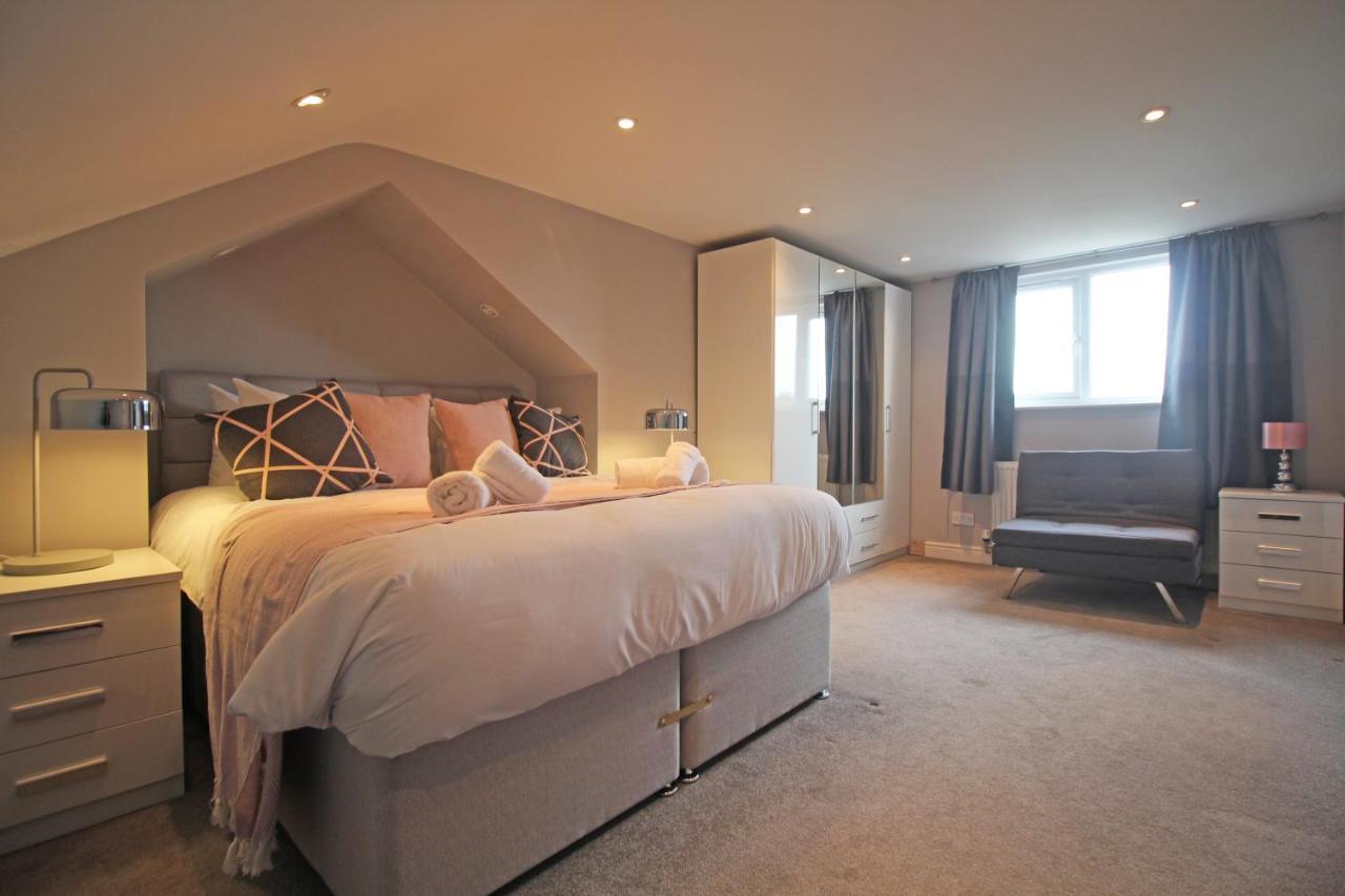 Queens Road - Luxury Spacious Home In Chester Christleton Eksteriør billede