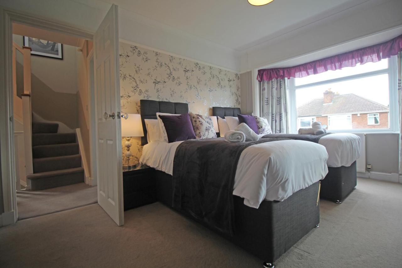 Queens Road - Luxury Spacious Home In Chester Christleton Eksteriør billede