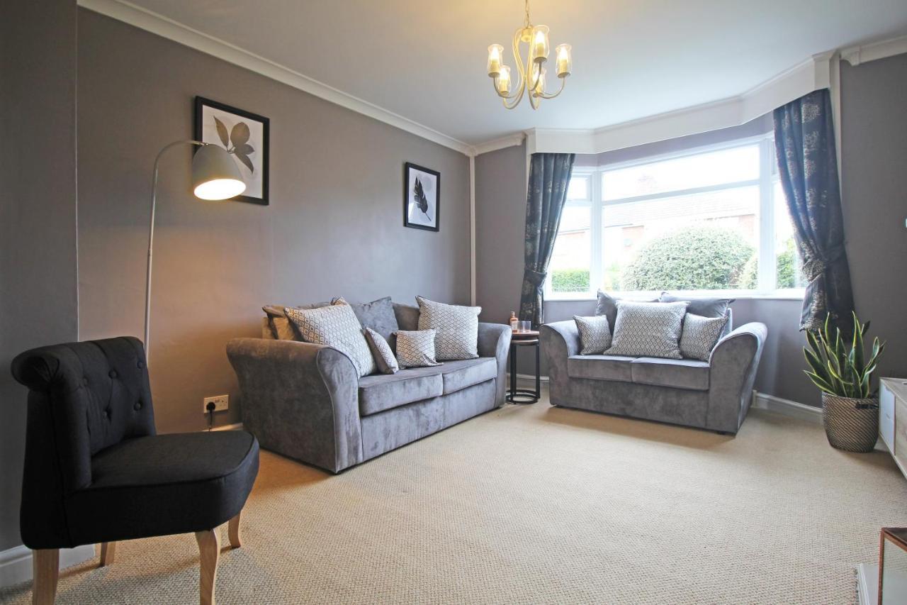 Queens Road - Luxury Spacious Home In Chester Christleton Eksteriør billede