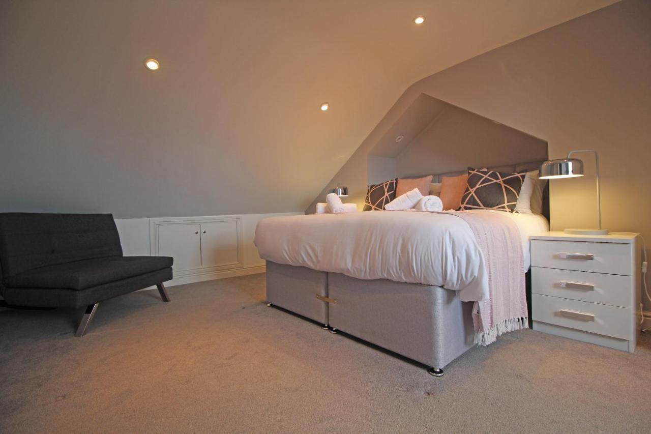 Queens Road - Luxury Spacious Home In Chester Christleton Eksteriør billede