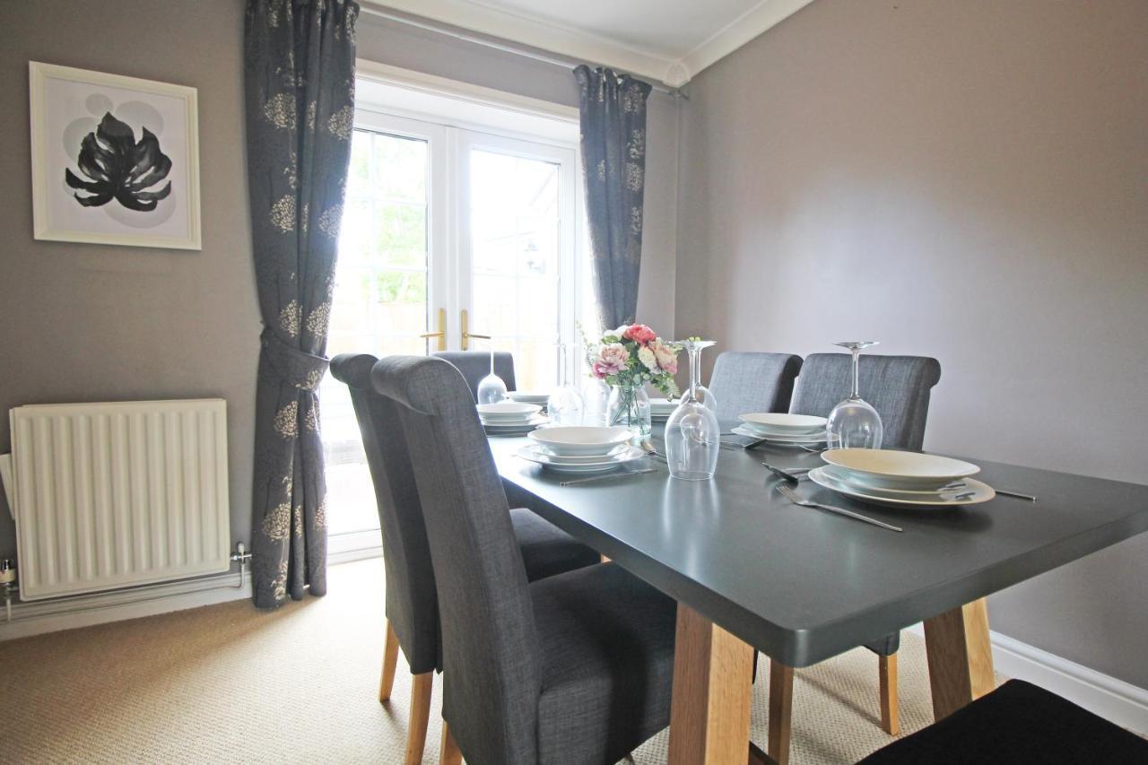 Queens Road - Luxury Spacious Home In Chester Christleton Eksteriør billede