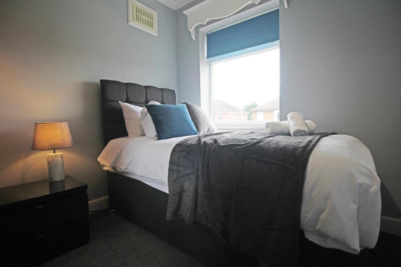 Queens Road - Luxury Spacious Home In Chester Christleton Eksteriør billede