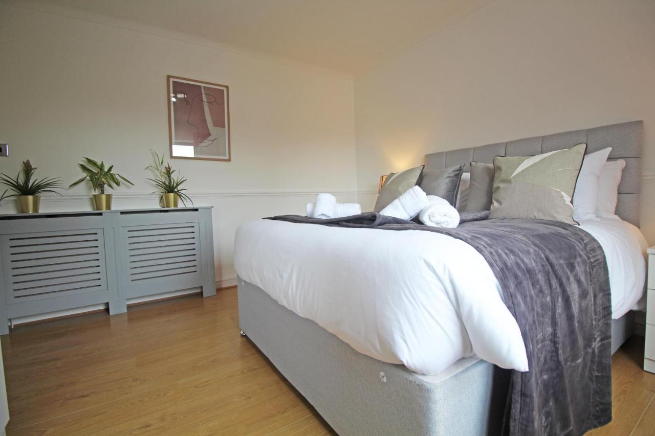 Queens Road - Luxury Spacious Home In Chester Christleton Eksteriør billede