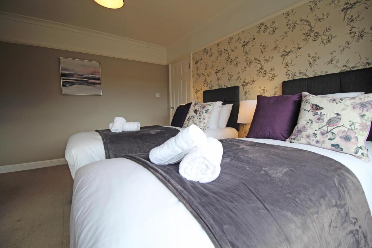 Queens Road - Luxury Spacious Home In Chester Christleton Eksteriør billede