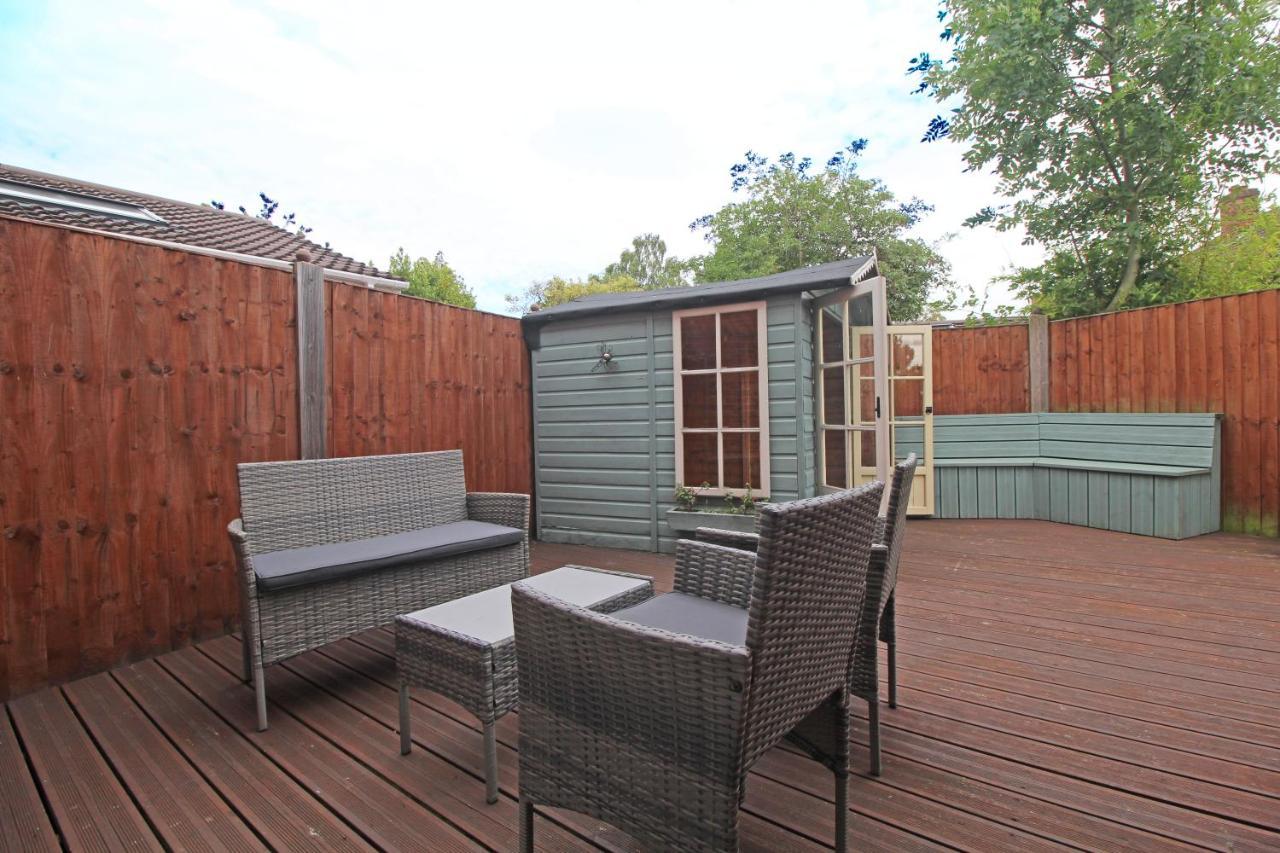 Queens Road - Luxury Spacious Home In Chester Christleton Eksteriør billede