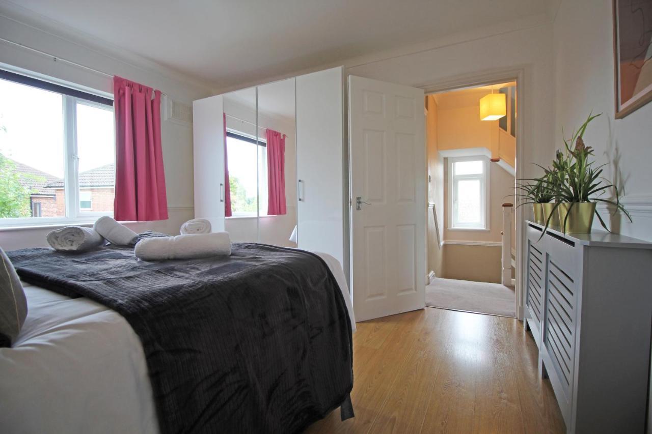 Queens Road - Luxury Spacious Home In Chester Christleton Eksteriør billede