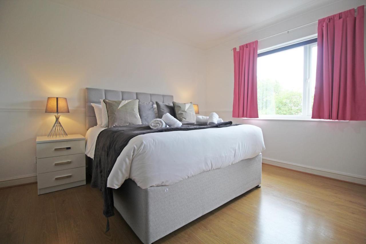 Queens Road - Luxury Spacious Home In Chester Christleton Eksteriør billede